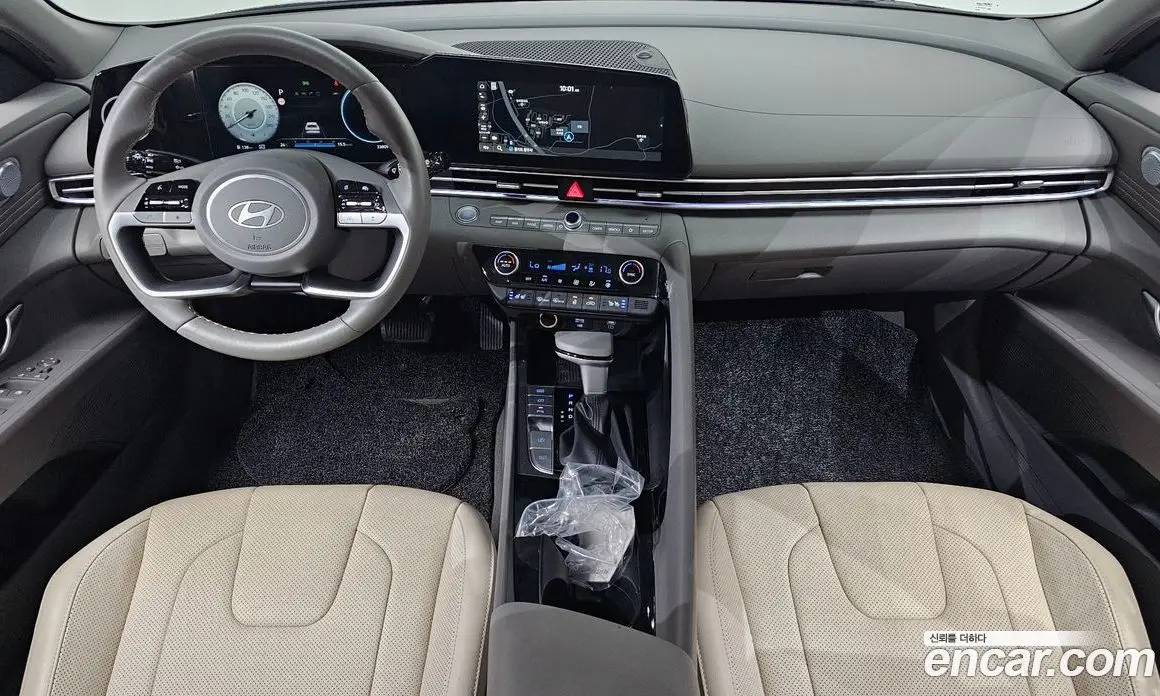 Hyundai Avante 2023 1.6 автомат (гидро), фото 9