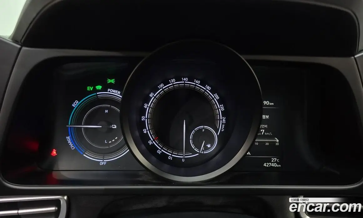 Hyundai Avante 2023 1.6 автомат (гидро), фото 11