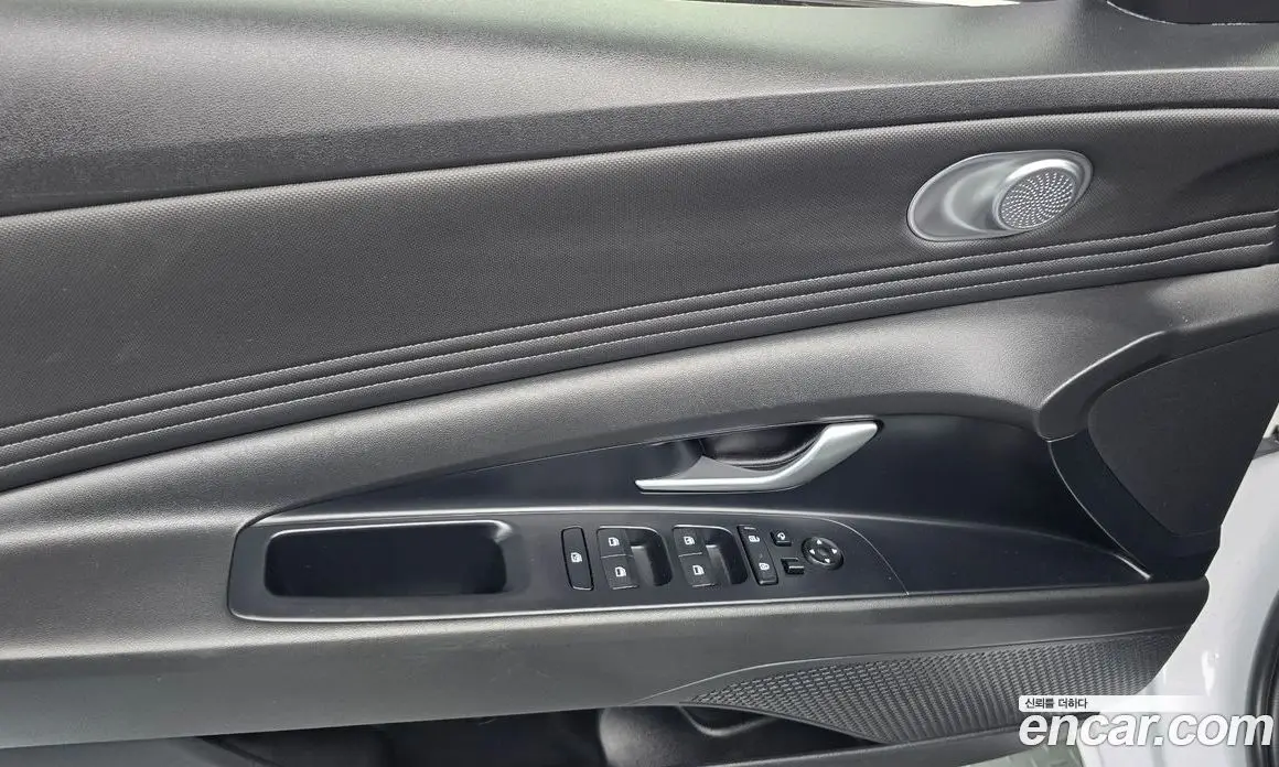 Hyundai Avante 2023 1.6 автомат (гидро), фото 15