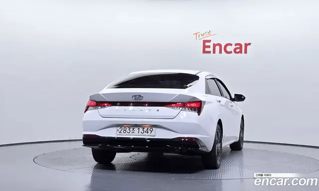 Hyundai Avante 2023 1.6 автомат (гидро), миниатюра 4