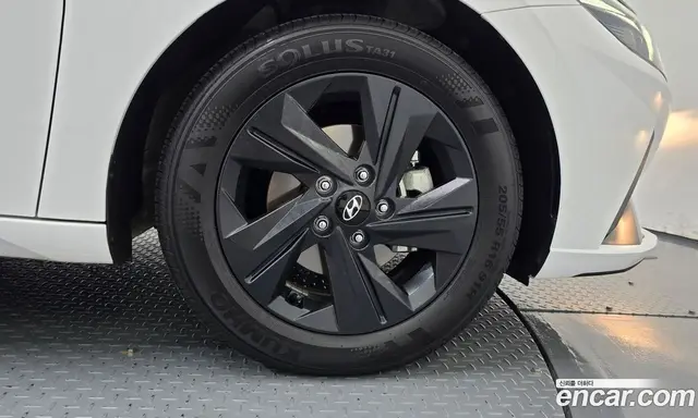 Hyundai Avante 2023 1.6 автомат (гидро), миниатюра 7