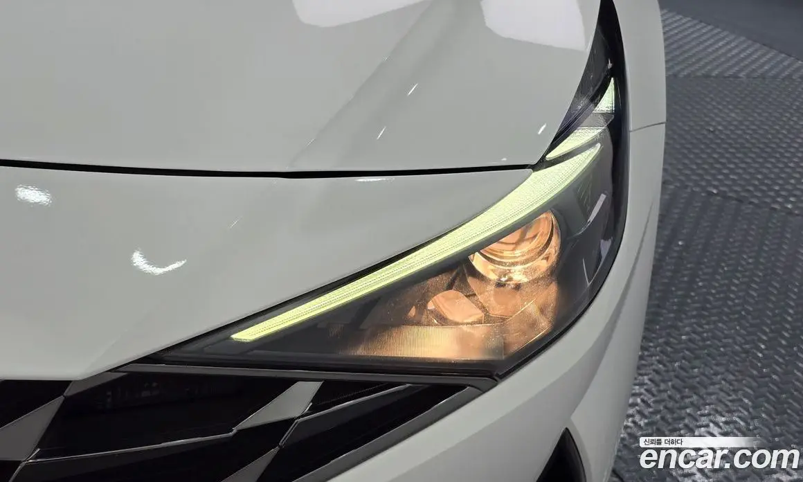 Hyundai Avante 2023 1.6 автомат (гидро), фото 8