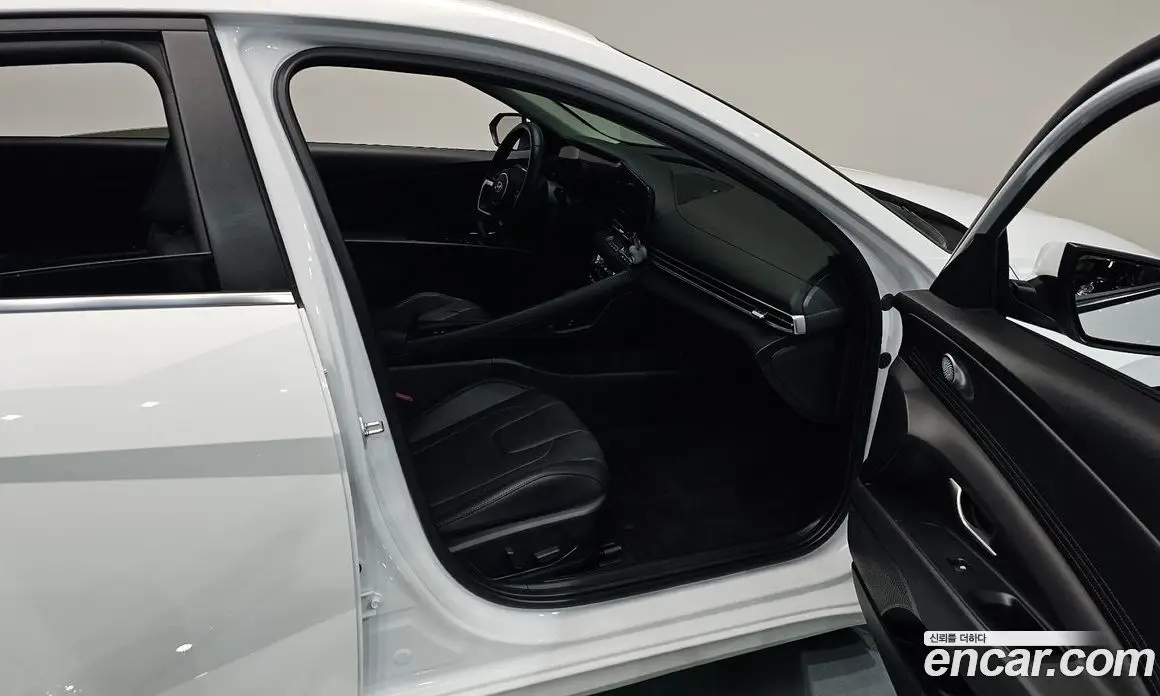 Hyundai Avante 2024 1.6 автомат (гидро), фото 16