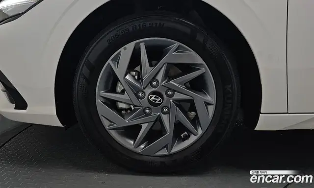 Hyundai Avante 2024 1.6 автомат (гидро), миниатюра 4