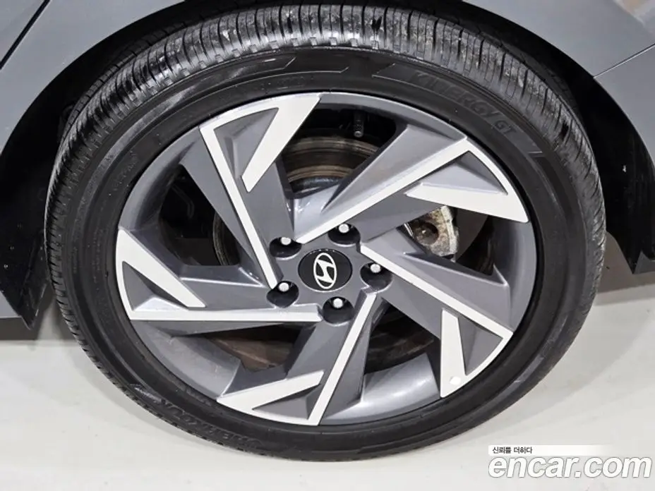 Hyundai Avante 2025 1.6 автомат (гидро), фото 5