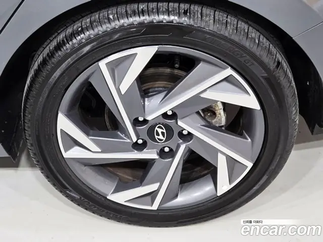 Hyundai Avante 2025 1.6 автомат (гидро), миниатюра 5