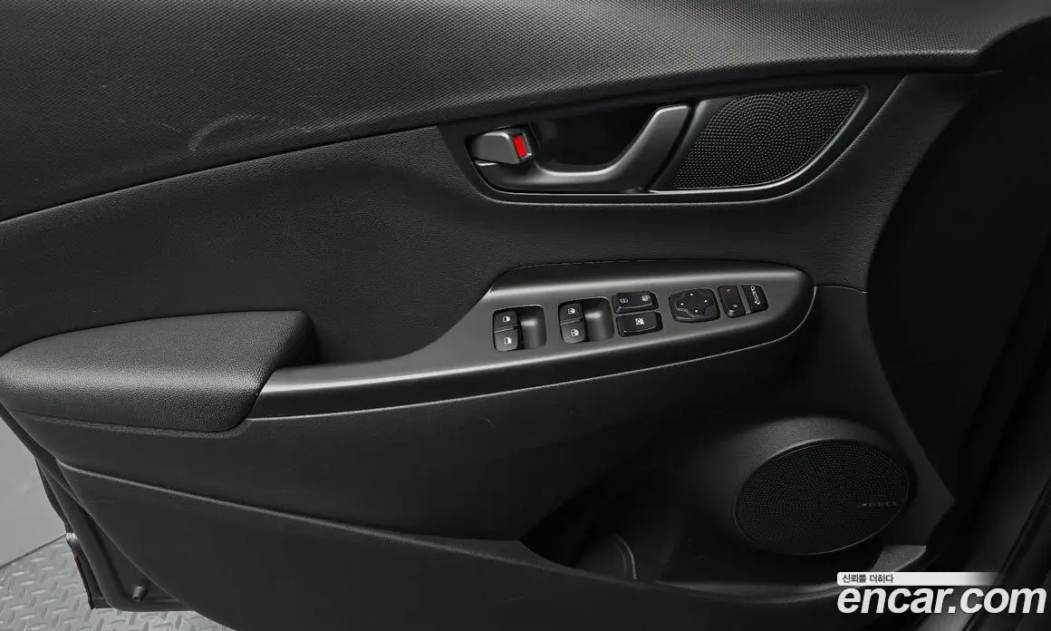 Hyundai Kona 2019 1.6 автомат (гидро), фото 13
