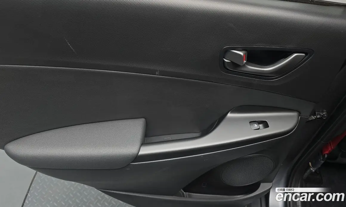 Hyundai Kona 2019 1.6 автомат (гидро), фото 14