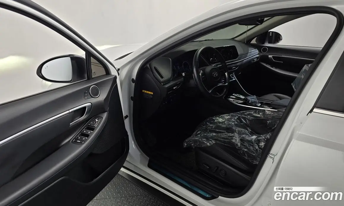 Hyundai Sonata 2020 2.0 автомат (гидро), фото 13