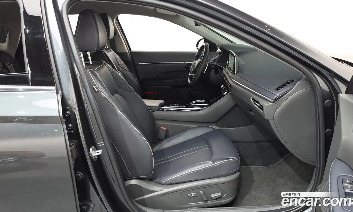 Hyundai Sonata 2022 2.0 автомат (гидро), фото 16