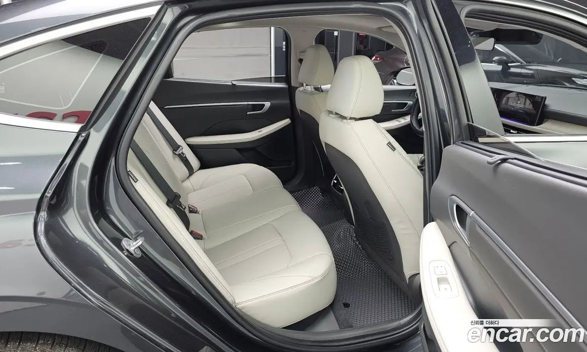 Hyundai Sonata 2023 2.0 автомат (гидро), фото 18