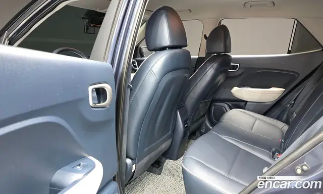 Hyundai Venue 2023 1.6 автомат (гидро), миниатюра 11