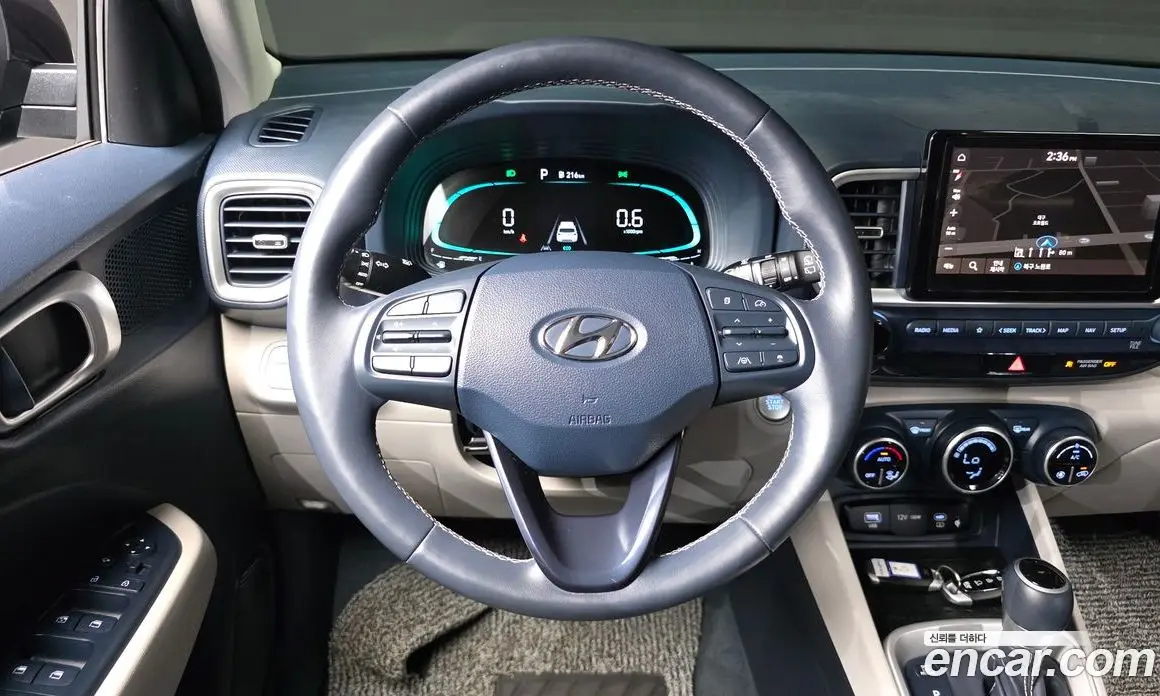 Hyundai Venue 2023 1.6 автомат (гидро), фото 12