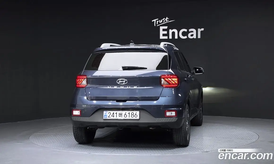 Hyundai Venue 2023 1.6 автомат (гидро), фото 4