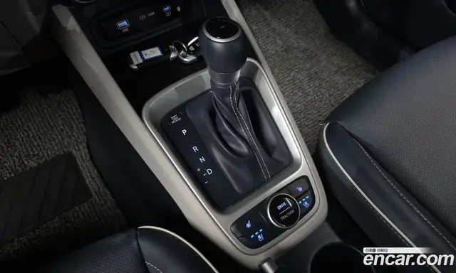 Hyundai Venue 2023 1.6 автомат (гидро), миниатюра 9