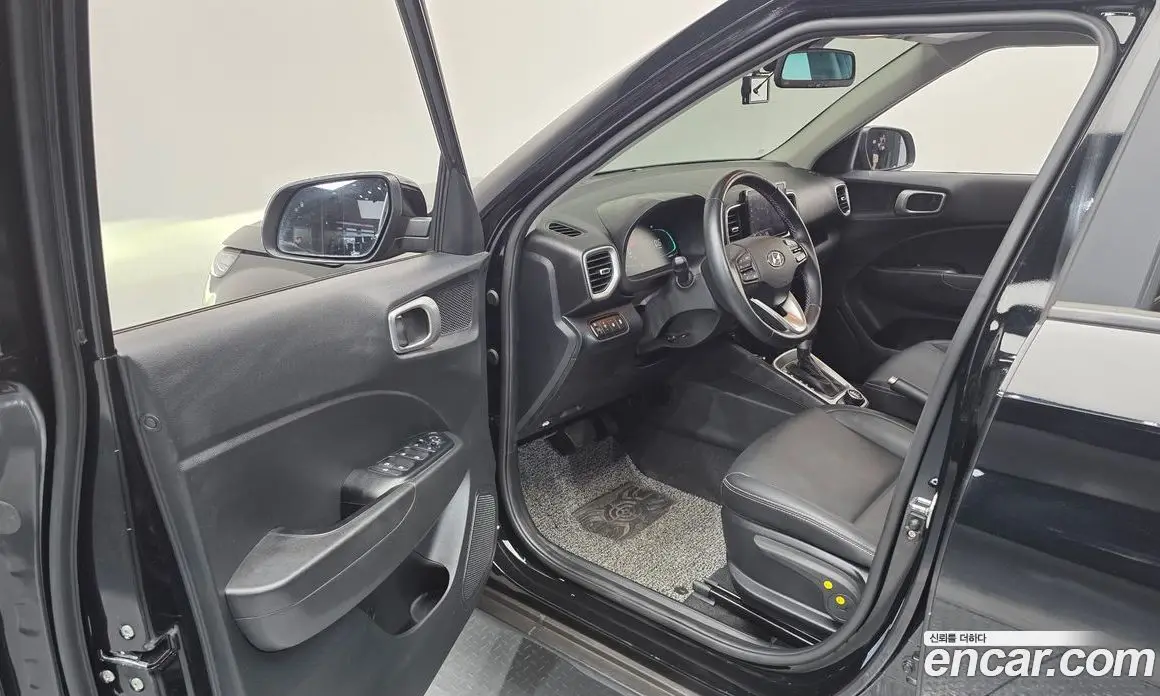Hyundai Venue 2023 1.6 автомат (гидро), фото 13