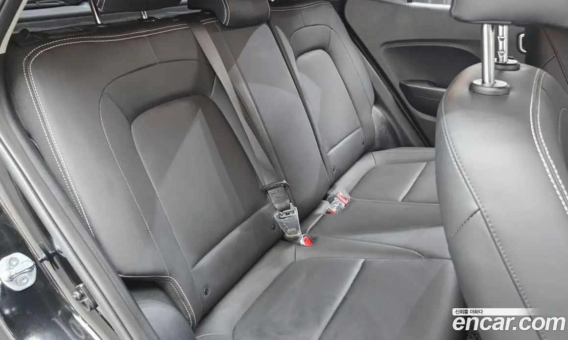 Hyundai Venue 2023 1.6 автомат (гидро), фото 16