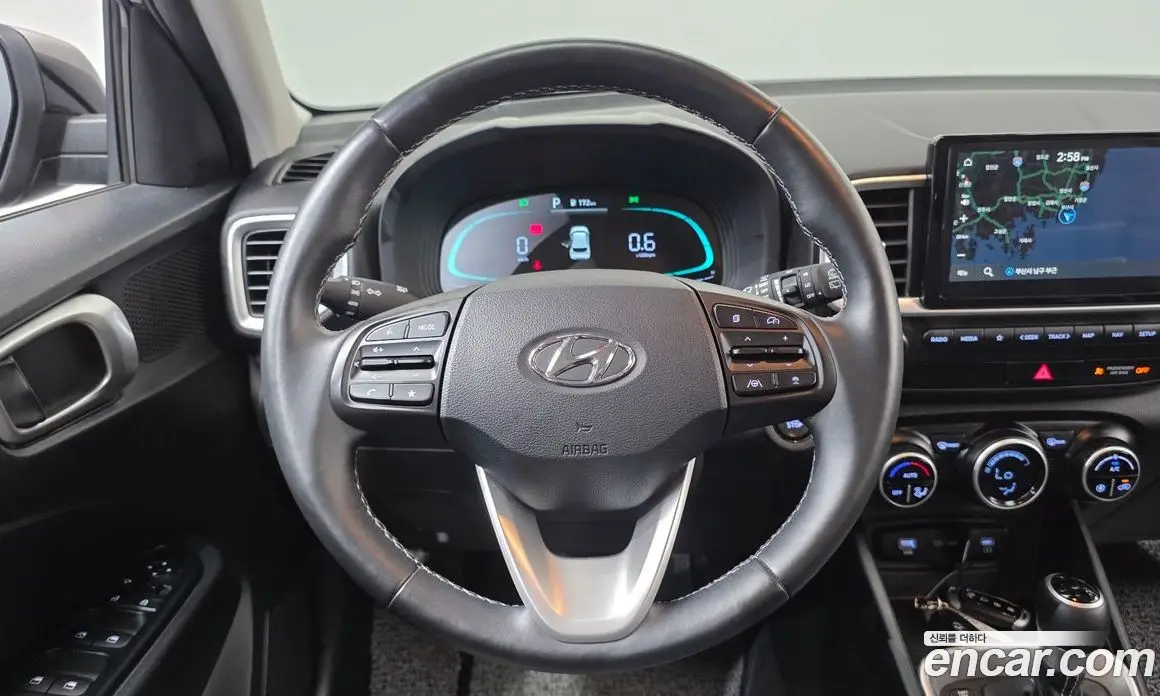 Hyundai Venue 2023 1.6 автомат (гидро), фото 19