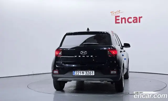Hyundai Venue 2023 1.6 автомат (гидро), миниатюра 4