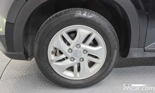 Hyundai Venue 2023 1.6 автомат (гидро), миниатюра 5