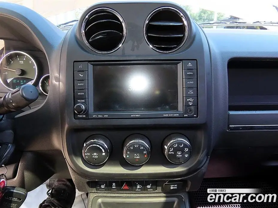 Jeep Compass 2011 2.4 автомат (гидро), фото 13 Jeep Compass 2011 2.4 автомат (гидро), фото 13