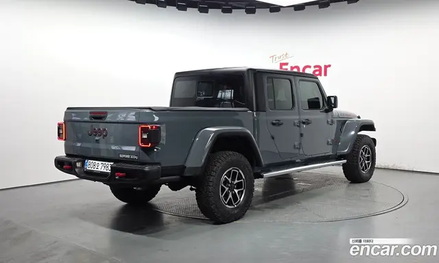 Jeep Gladiator 2025 3.6 автомат (гидро), миниатюра 2