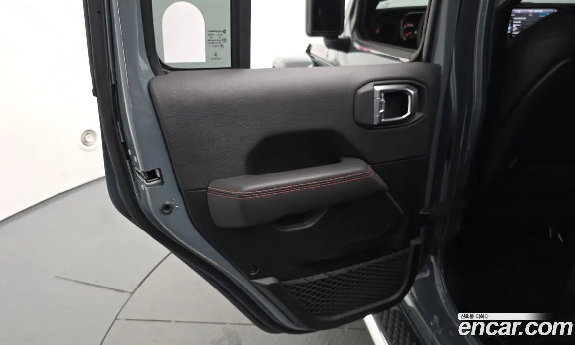 Jeep Gladiator 2025 3.6 автомат (гидро), фото 15