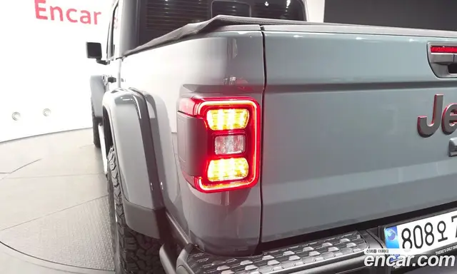 Jeep Gladiator 2025 3.6 автомат (гидро), миниатюра 9