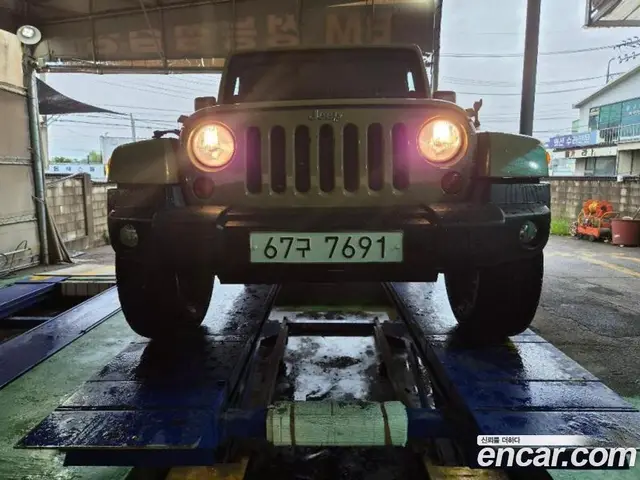 Jeep Wrangler 2013 2.8 автомат (гидро), миниатюра 1
