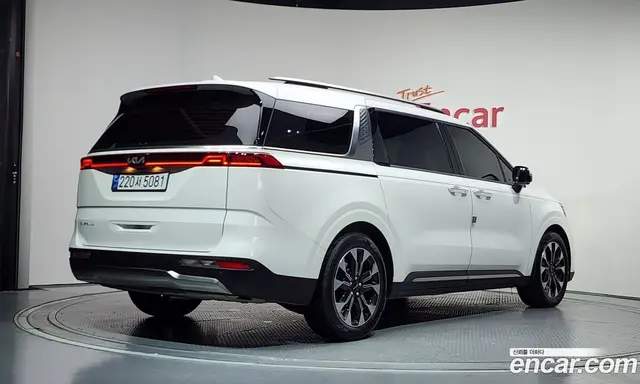 Kia Carnival 2023 2.2 автомат (гидро), миниатюра 1