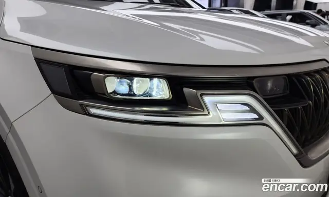 Kia Carnival 2023 2.2 автомат (гидро), миниатюра 7