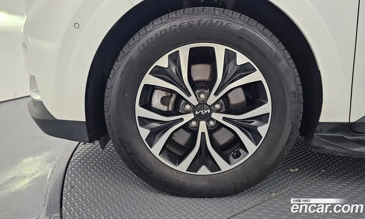 Kia Carnival 2023 3.5 автомат (гидро), фото 5