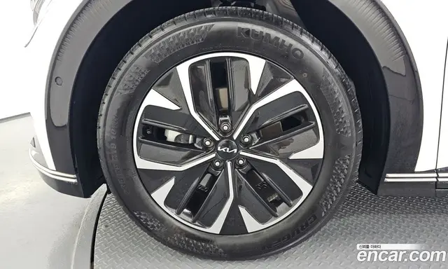 Kia EV6 2024 0.1 автомат (гидро), миниатюра 5