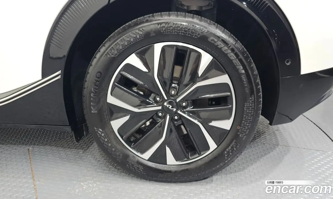 Kia EV6 2024 0.1 автомат (гидро), фото 7