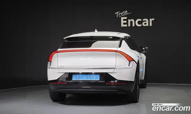 Kia EV6 2024 0.1 автомат (гидро), миниатюра 4