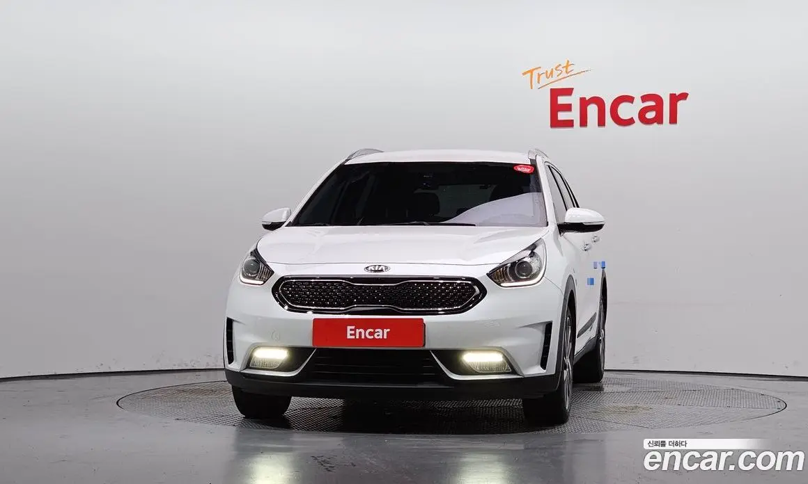 Kia Niro 2018 1.6 автомат (гидро), фото 3