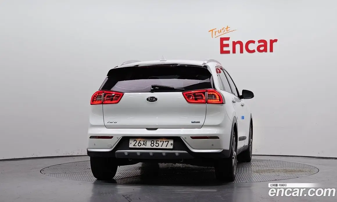 Kia Niro 2018 1.6 автомат (гидро), фото 4