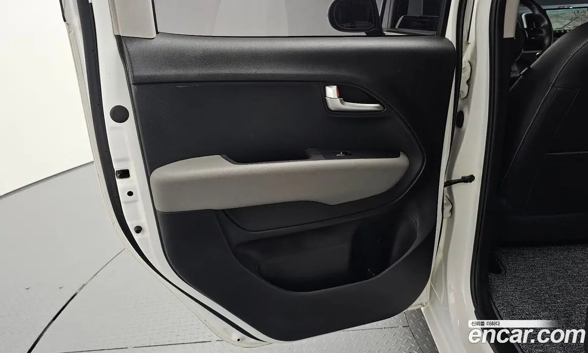 Kia Ray 2019 1.0 автомат (гидро), фото 15