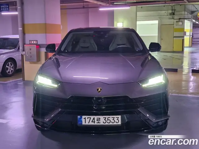 Lamborghini Urus 2024 4.0 автомат (гидро), миниатюра 2