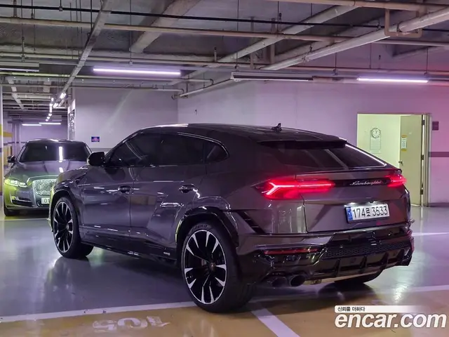 Lamborghini Urus 2024 4.0 автомат (гидро), миниатюра 5