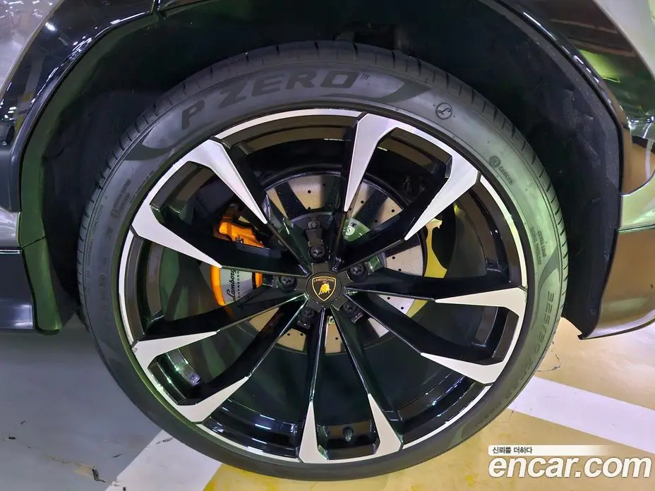 Lamborghini Urus 2024 4.0 автомат (гидро), фото 6