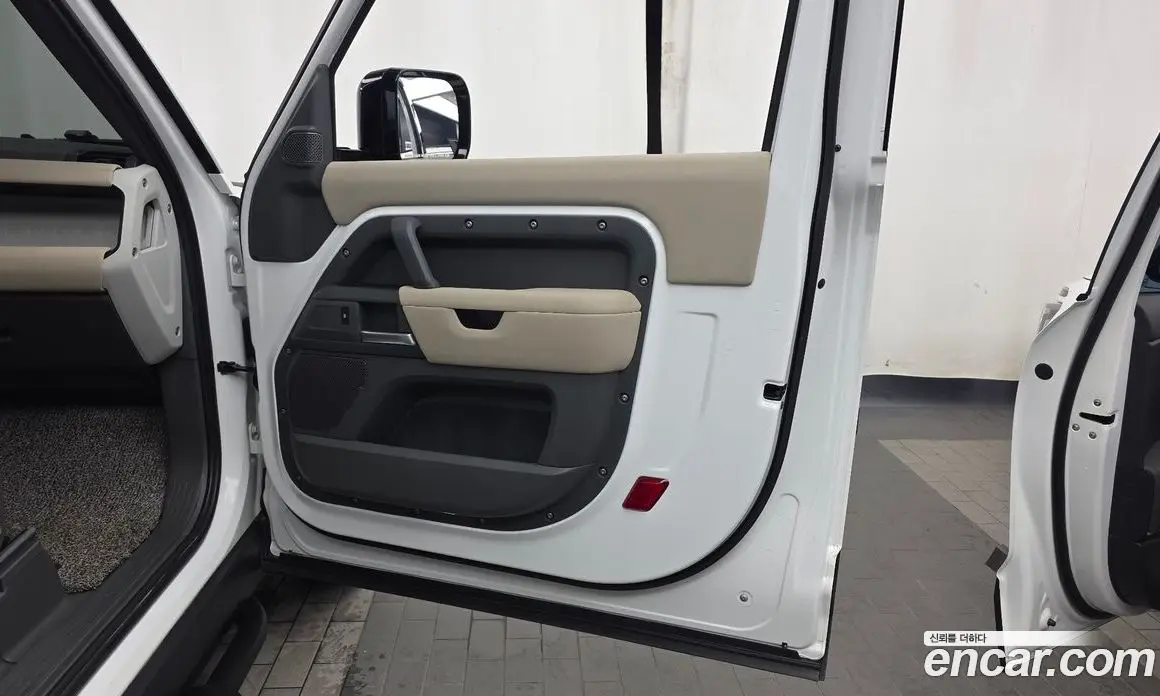 Land Rover Defender 2021 3.0 автомат (гидро), фото 15