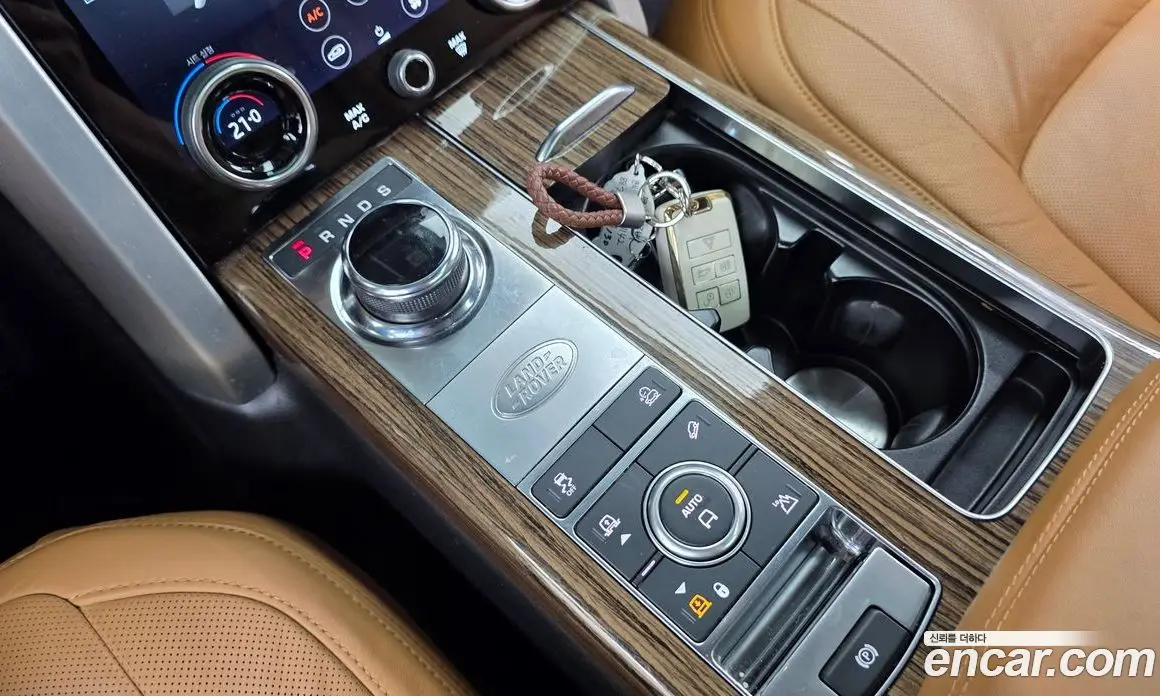 Land Rover Range Rover 2018 4.4 автомат (гидро), фото 12