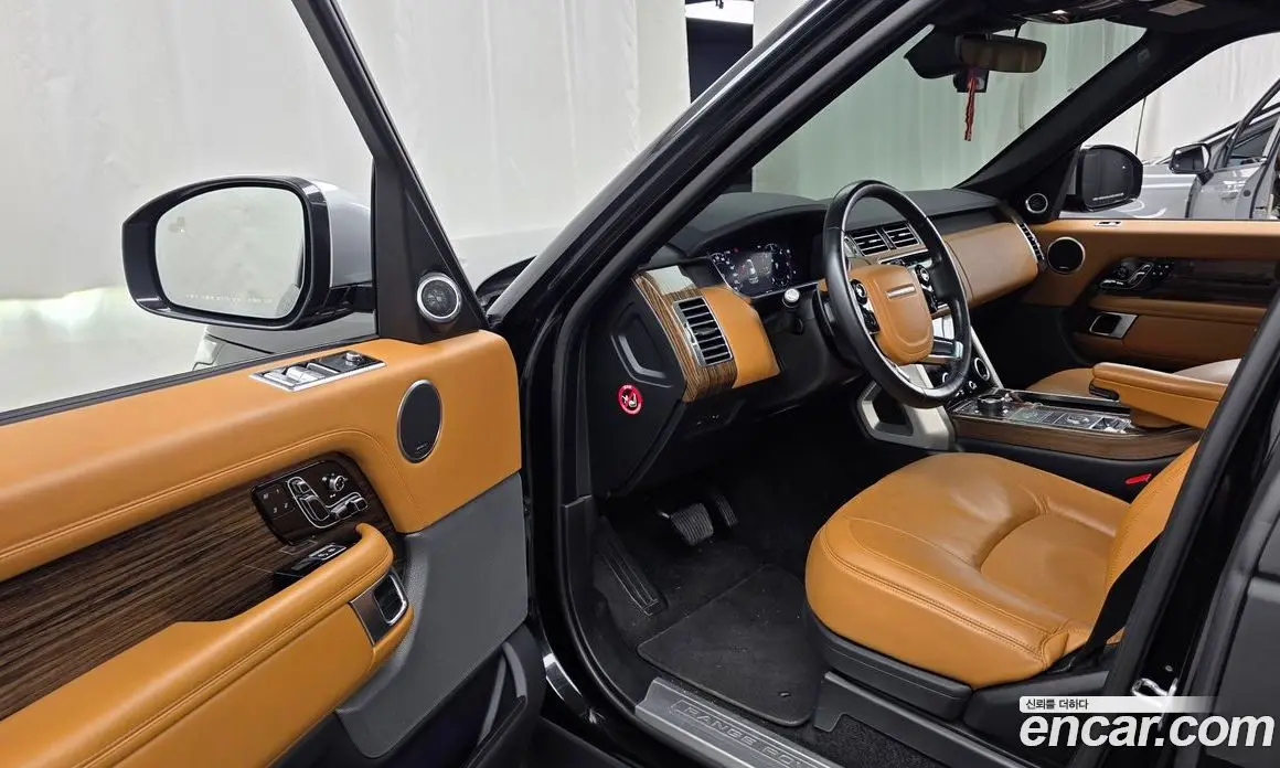 Land Rover Range Rover 2018 4.4 автомат (гидро), фото 13