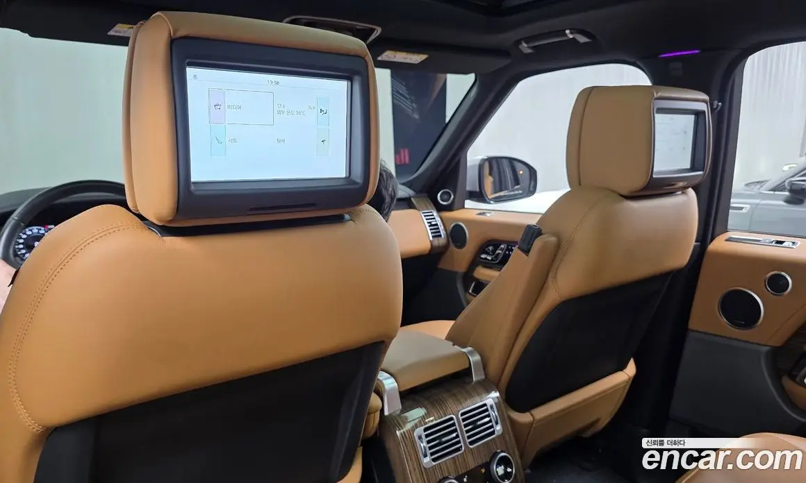 Land Rover Range Rover 2018 4.4 автомат (гидро), фото 23