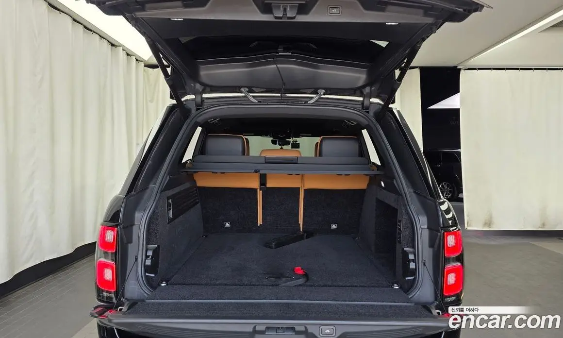 Land Rover Range Rover 2018 4.4 автомат (гидро), фото 26