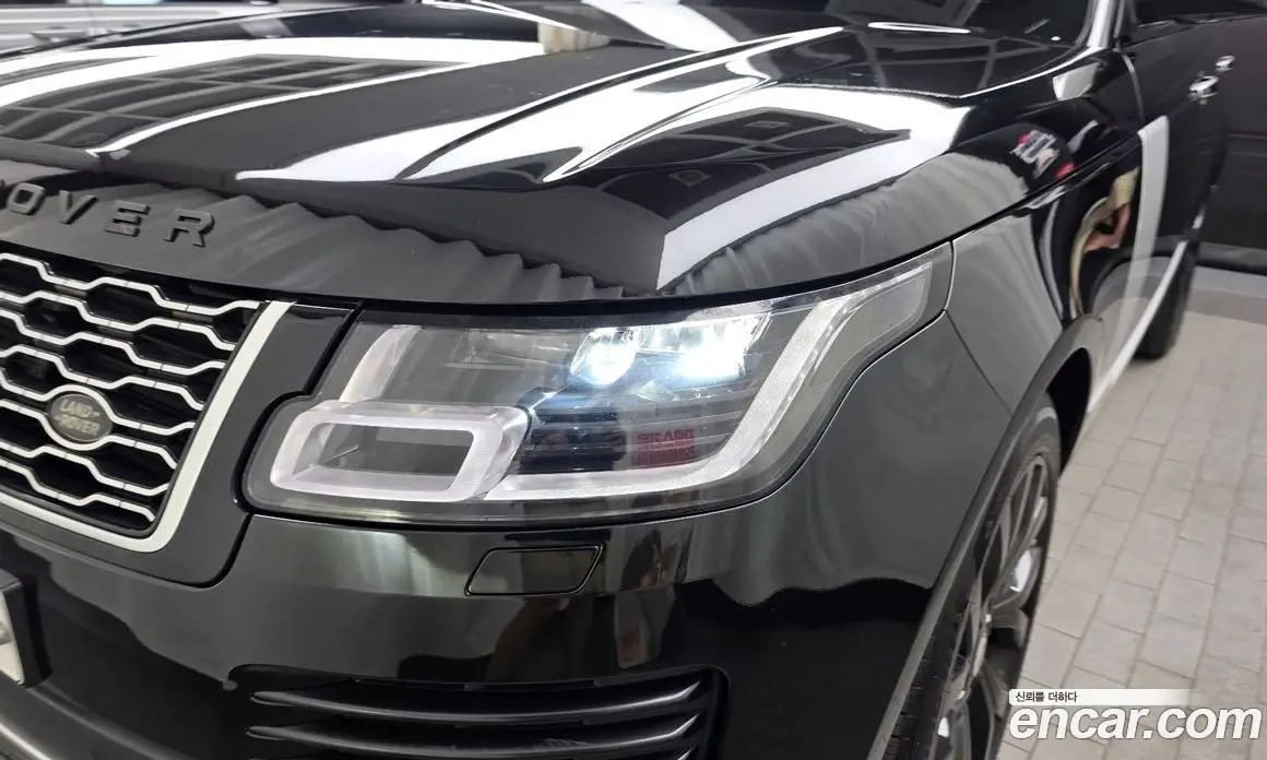 Land Rover Range Rover 2018 4.4 автомат (гидро), фото 8