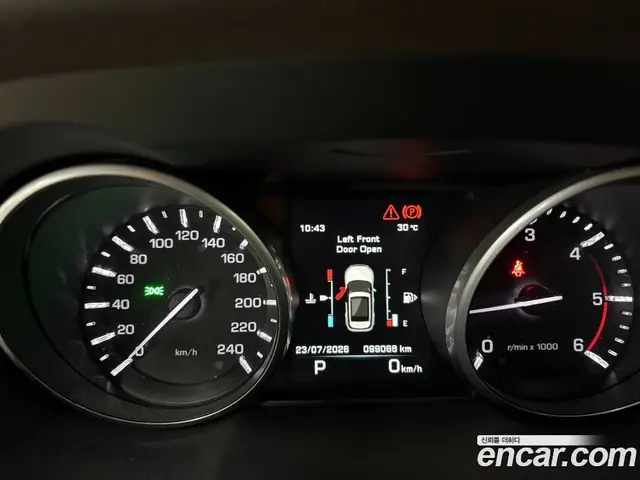 Land Rover Range Rover Evoque 2014 2.2 автомат (гидро), миниатюра 3