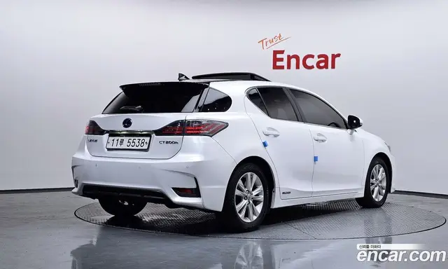 Lexus CT200h 2015 1.8 автомат (гидро), миниатюра 2