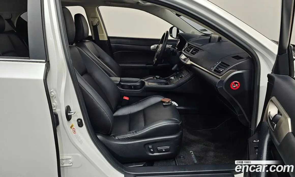 Lexus CT200h 2015 1.8 автомат (гидро), фото 11